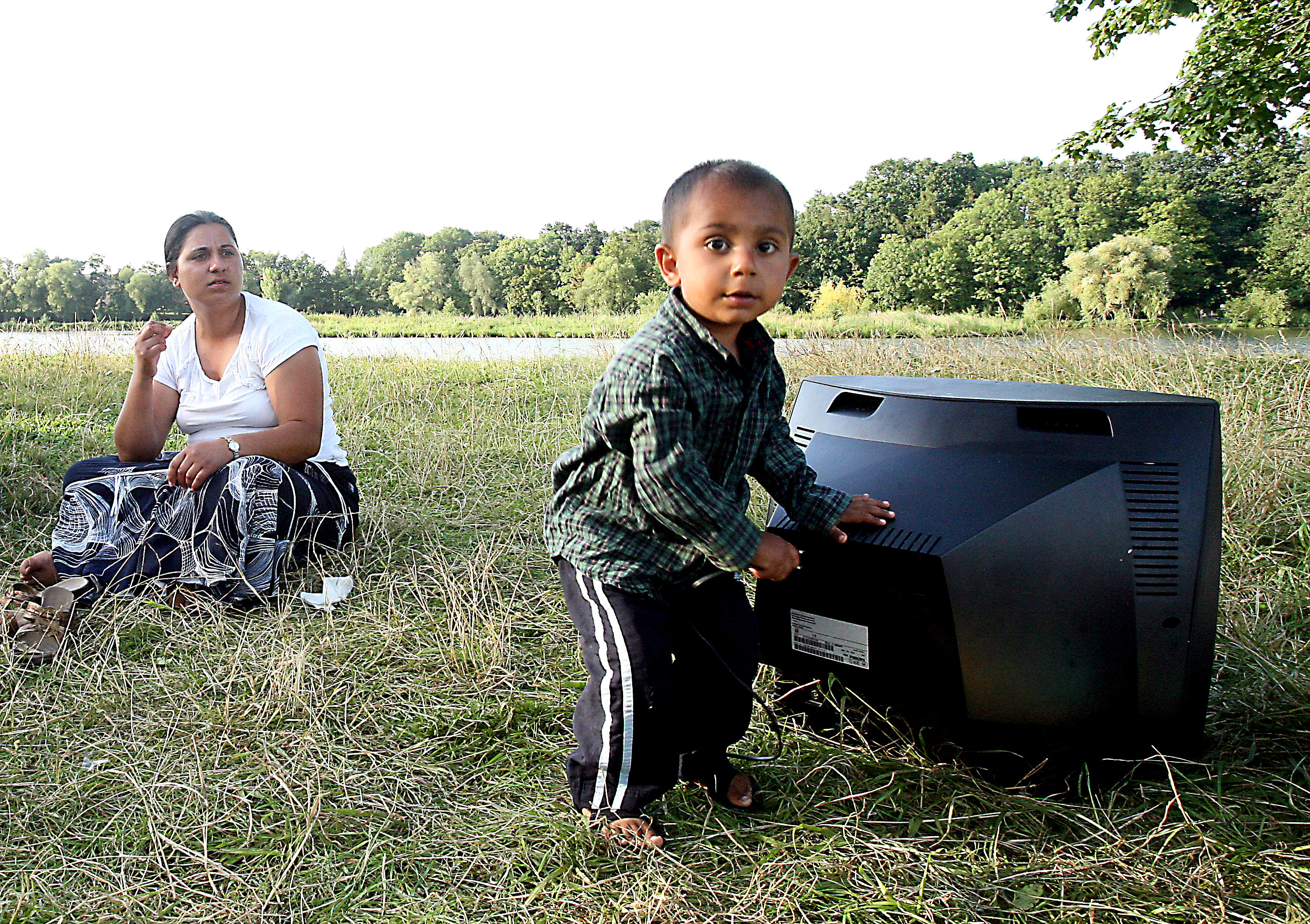 Milioane de romi traiesc in Europa "ca-n Africa, in conditii mai rele decat in vremea comunismului"