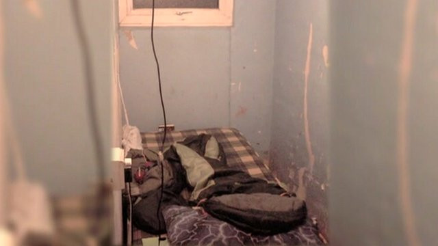 "Suntem o familie in criza". Explicatia unor parinti care si-au tinut copilul inchis timp de un an