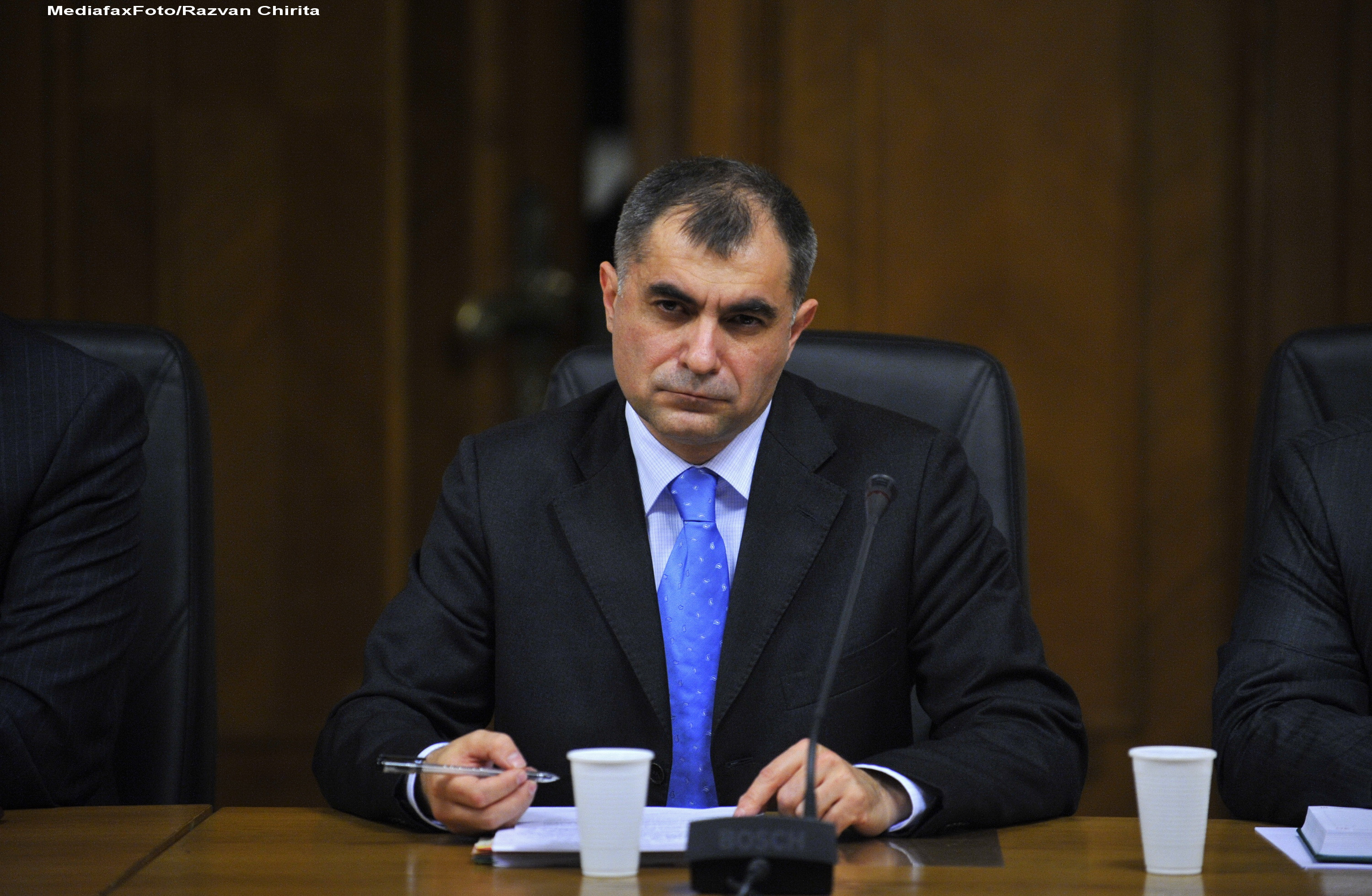 Diplomatul Mihnea Constantinescu revine la Palatul Victoria, ca si consilier al lui Ponta