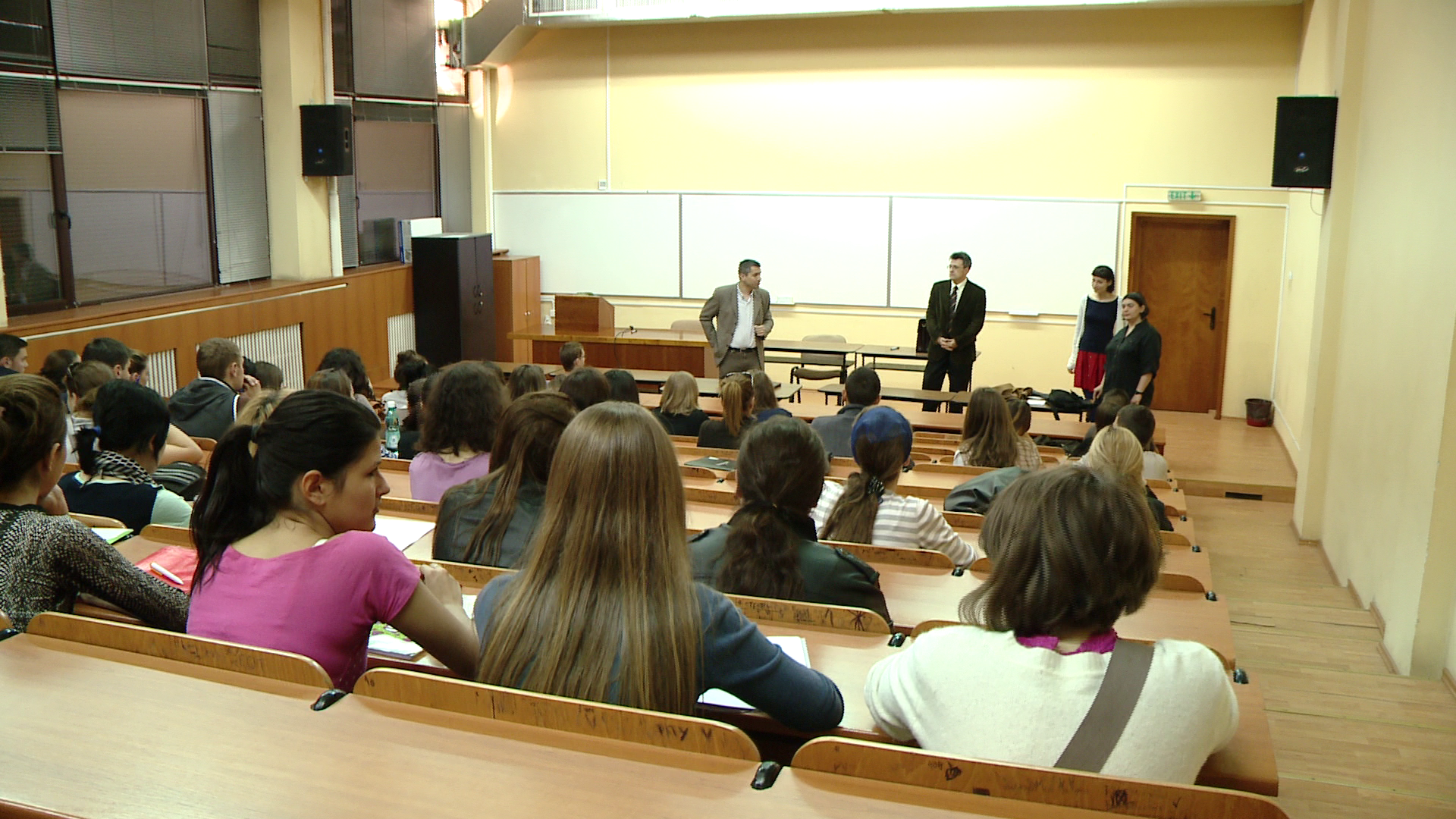 Elevii de clasa a XI-a pot experimenta in vara aceasta viata de student la universitate