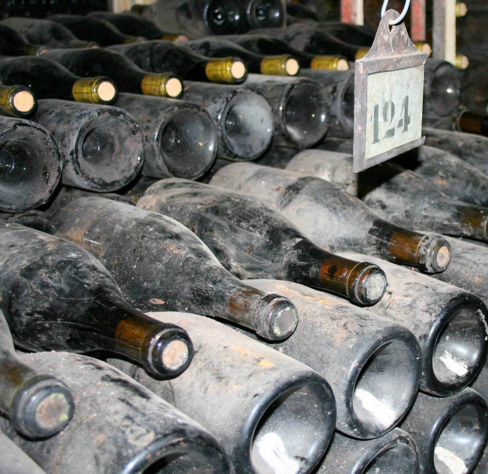 ACESTEA sunt cele mai scumpe 10 sticle de vin din lume! CAT AU COSTAT: