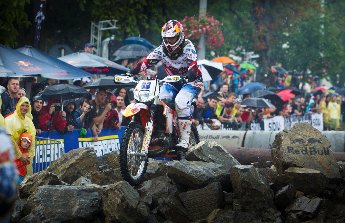 Peste 200 de rideri din 34 de tari au ajuns la Sibiu pentru a noua editie a Red Bull Romaniacs