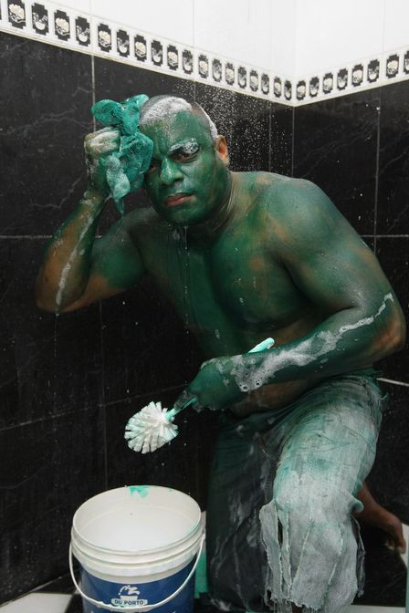 Un brazilian a ramas verde pe viata.A vrut sa fie Incredibilul Hulk,acum nu-si poate da vopseaua jos