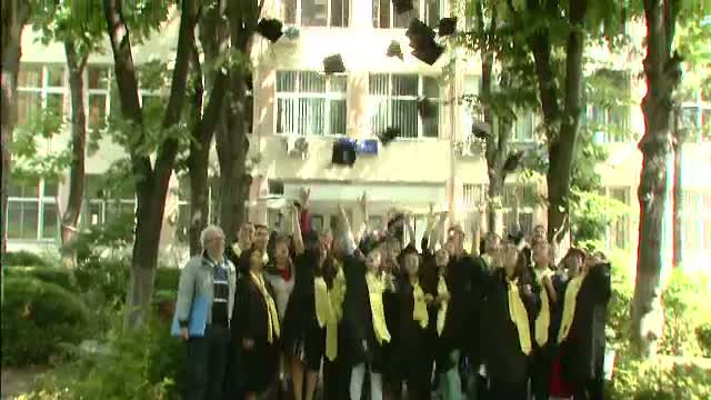 Ultima zi de scoala pentru elevii de clasa a XII-a. Multi viseaza la universitatile din strainatate