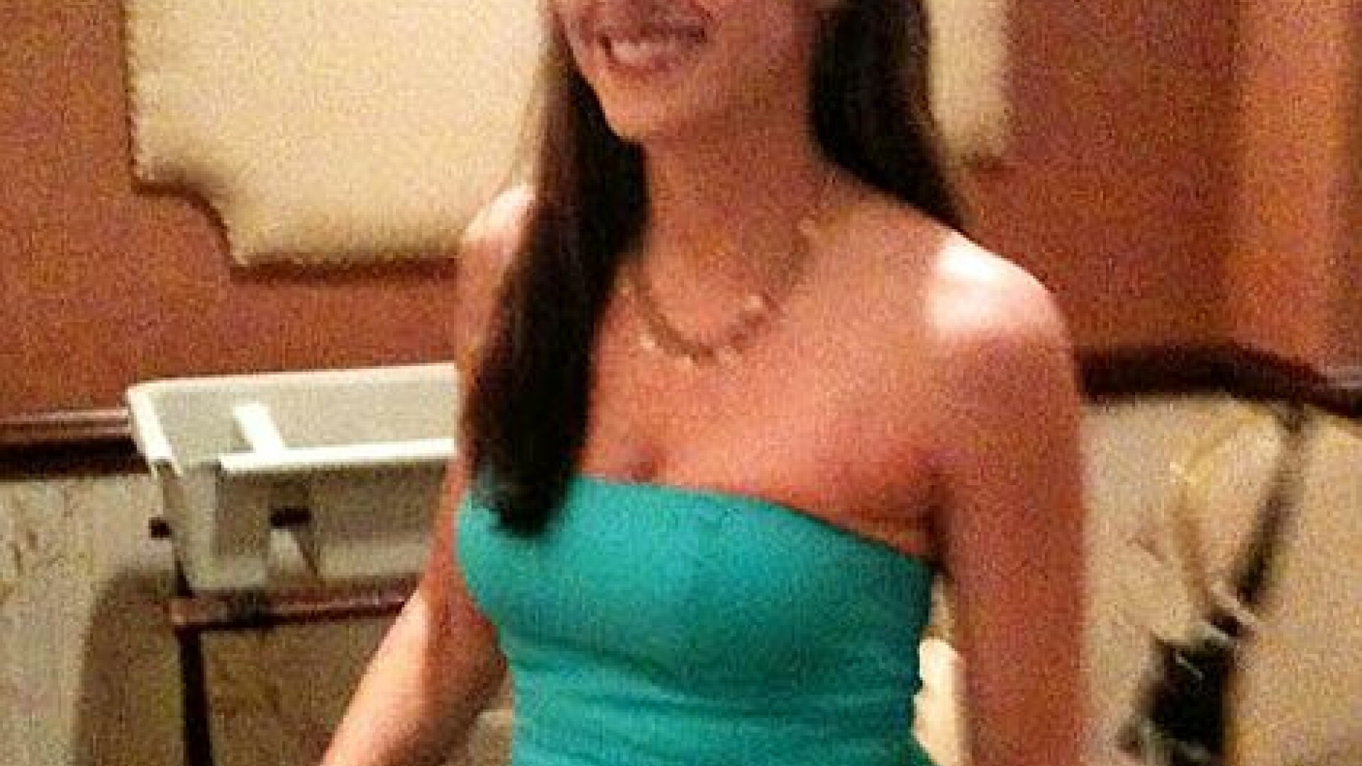 "Noaptea trecuta n-ai facut fata".O eleva a aflat de pe Facebook ca iubitul o insala cu o profesoara