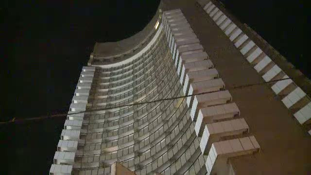 Tanar mort in Capitala: s-a aruncat de la etajul 19 al unui hotel. Ce a facut in ultimele minute