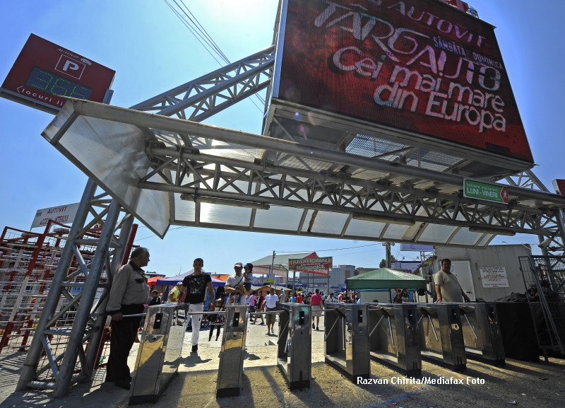 Razie in targul Vitan. Politisti din opt tari UE cauta masini furate din strainatate