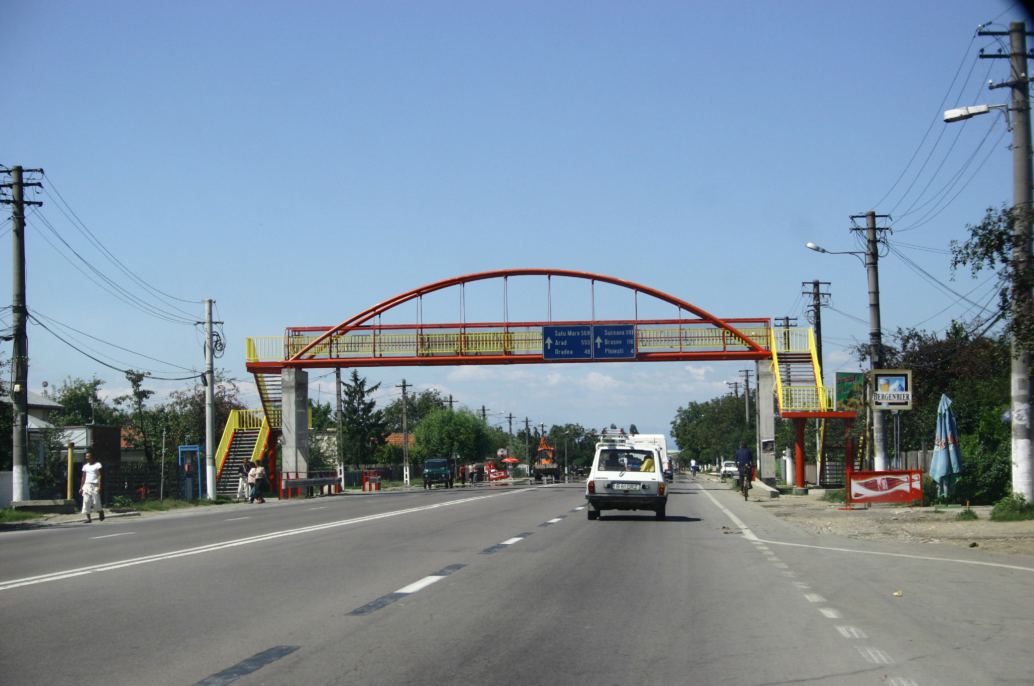 Trafic blocat pe un sens pe DN1, din cauza unui accident cu un microbuz si un autoturism