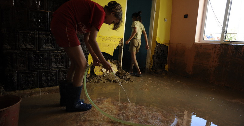 Codul galben a lasat dezastru in urma. Sute de case au ajuns sub apa dupa potopul din aceste zile