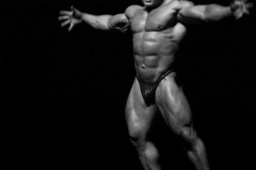 Sunt cele mai eficiente exercitii dar toata lumea le evita. Ce castigi daca inveti sa lucrezi corect genuflexiuni: Tehnica PERFECTA!