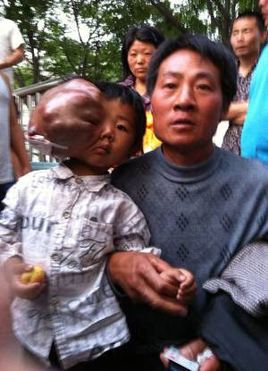 "Suntem ingroziti de propriul copil". Cum s-a transformat in decurs de un an un baietel de 5 ani