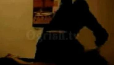 VIDEO socant. Imagini in premiera cu momentul in care actorul canibal isi taie victima in bucati