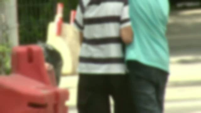 Elev prins in flagrant cand il santaja pe un altul, in curtea unei scoli din Miercurea Ciuc