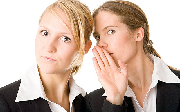 Studiu despre e-mailurile de la birou. Unul din sapte mesaje trimise zilnic are tenta de barfa