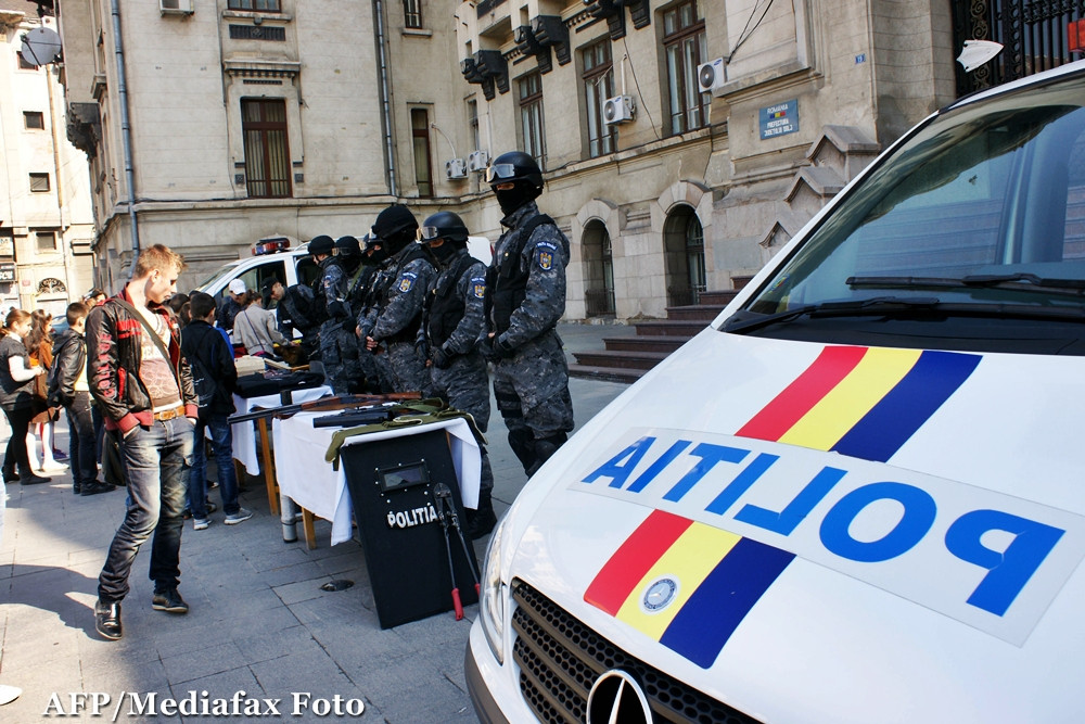 Amenzi de pana la 5.000 de lei la alegerile locale. Peste 30.000 de politisti vegheaza la urne