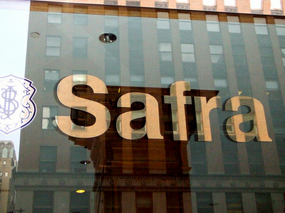 Tradari, crime si multi bani. Incredibila poveste a celui mai bogat bancher din lume