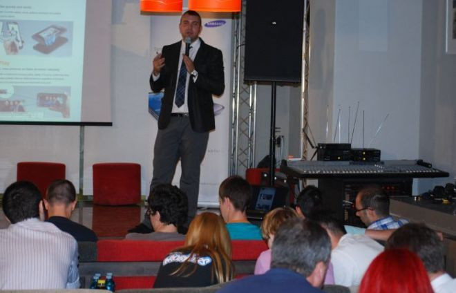 Samsung Galaxy S III, dezvelit de secrete. Stiai ca iti recunoaste fata?