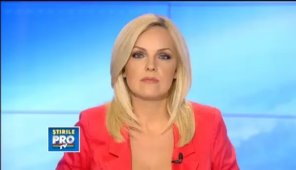 Tavanul catedralei din Ramnicu Valcea s-a prabusit in timpul unui botez. Trei oameni au fost raniti