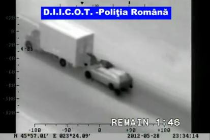 IMAGINI Politie: Banda de hoti cu cel mai spectaculos mod de operare. 20 de persone retinute