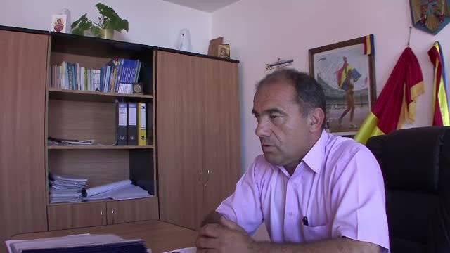 Asa primari, mai rar: edilul fara diploma de bacalaureat si sotii care au pe mana cate o primarie