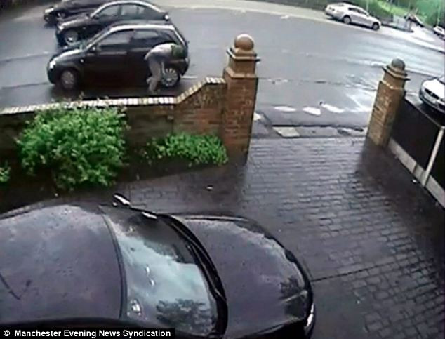 Gone in 20 seconds! Au furat un AUDI de 25.000 lire din fata casei in 20 de secunde! VIDEO