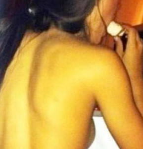 Fotografia la care v-ati uitat toata saptamana e un FALS. Cine e tanara din imagine. FOTO