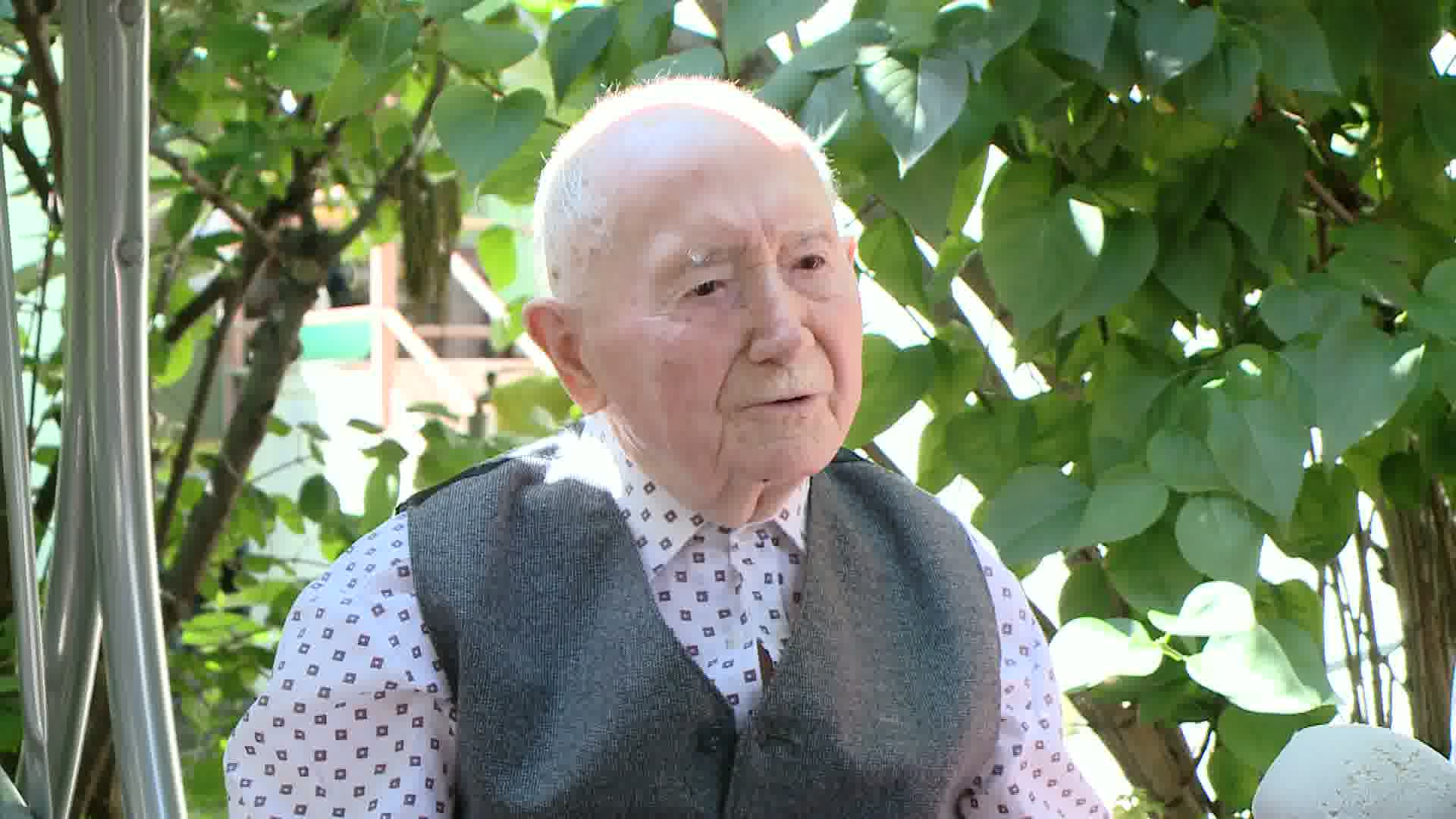 O viata mai lunga de un secol. Cel mai in varsta timisorean implineste astazi 107 ani