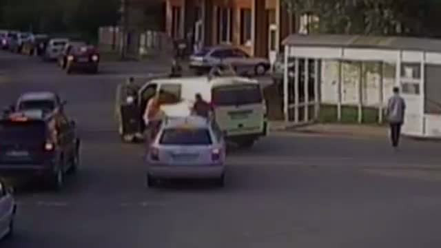 Sarbatorirea unui primar ales, motiv de scandal. "S-au comportat ca niste haiduci din Evul Mediu"