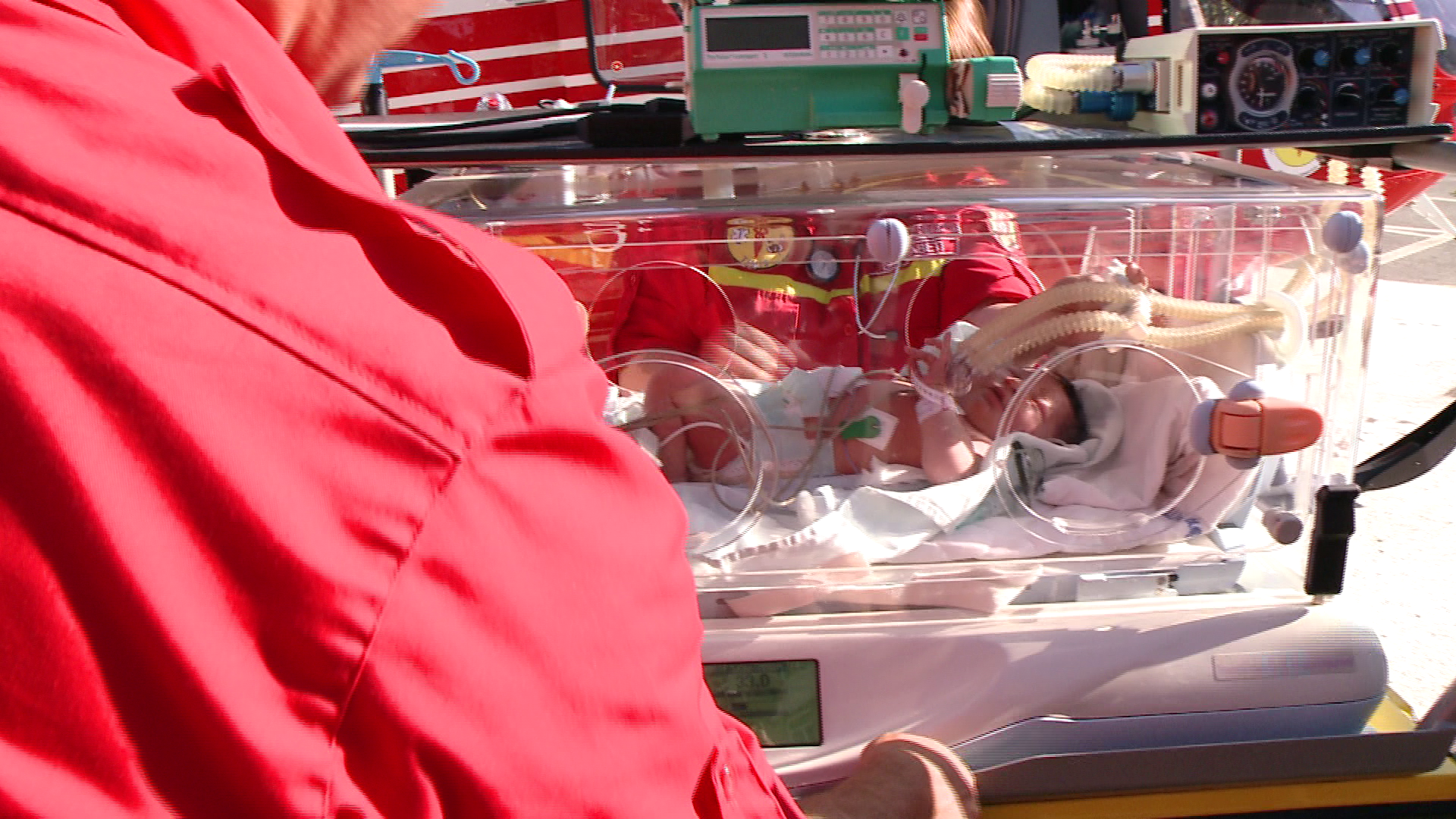 O fetita de numai o zi a fost adusa cu elicopterul SMURD de la Constanta la Timisoara