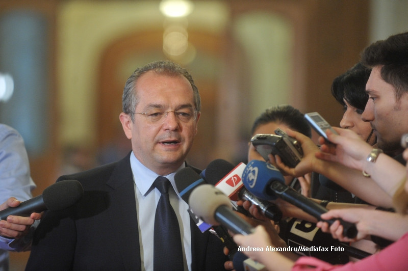 Boc a demisionat din fruntea PDL: "Ma ocup doar de primaria Cluj." Ce spune Blaga despre candidatura