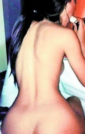 Kanye West a dat SHARE la toata lumea :) Kim Kardashian, asa cum doar iubitul ei o vede! ESTE EA?FOTO