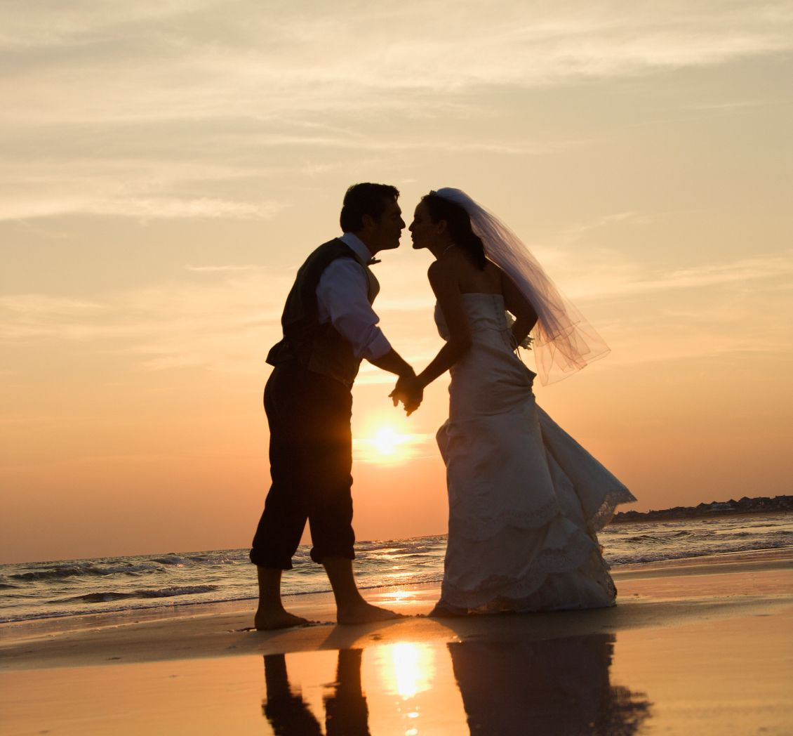 Si-au organizat o nunta de vis, dar un detaliu era sa strice tot. Ce a facut ofiterul starii civile