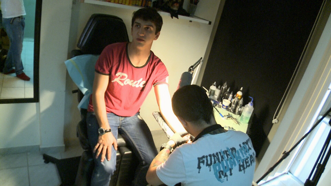 Castigatorul “MasterChef” si-a tinut promisiunea: Petru Buiuca s-a tatuat