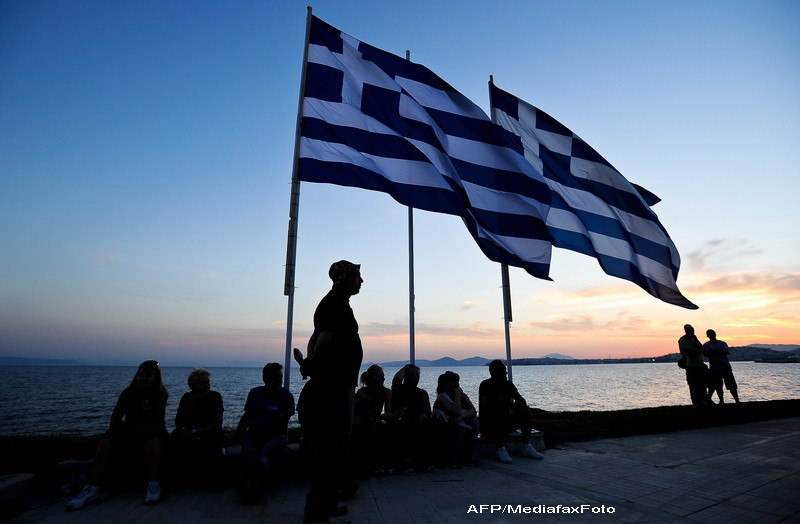 Grecia mai are o luna bani de salarii si trebuie sa formeze un guvern in 3 zile.Care e UNICA solutie