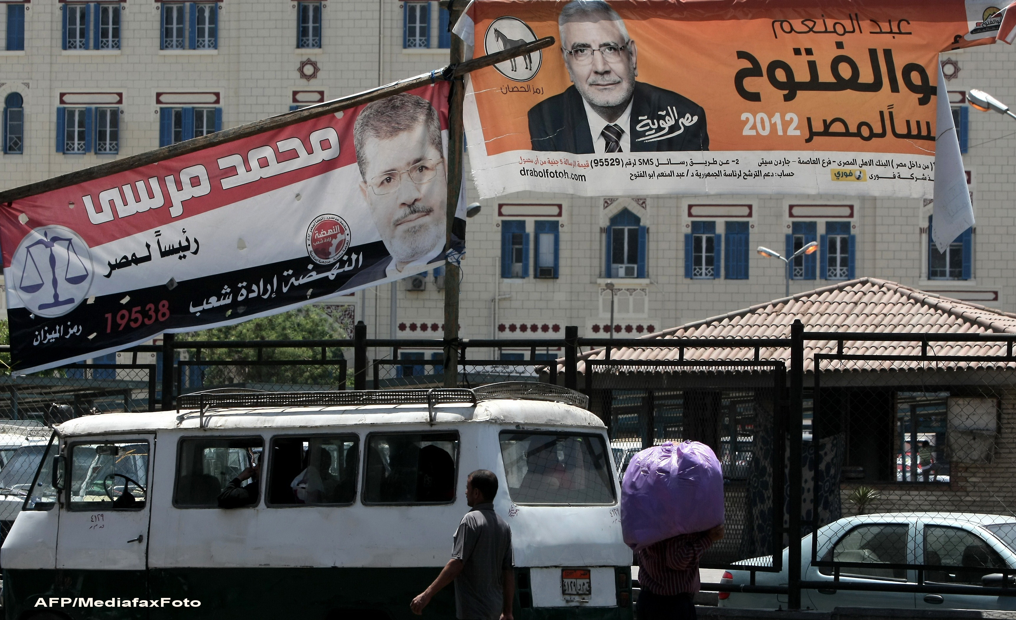 Femeie insarcinata, ucisa in bataie de sotul egiptean pentru ca nu l-a votat pe Morsi