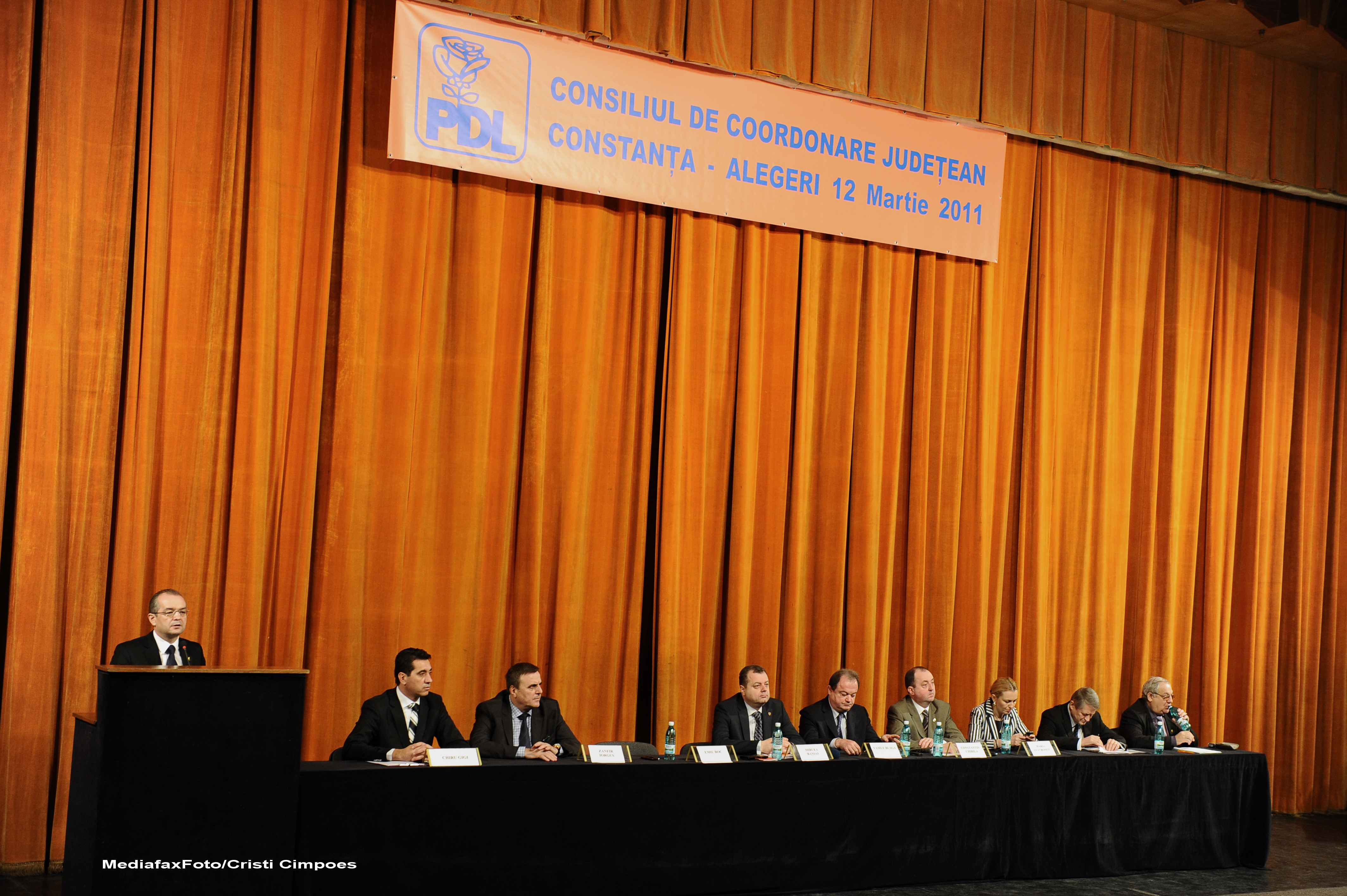 Scandalul din PDL Constanta ia amploare: Contestatarii lui Chiru, schimbati din functii sau exclusi