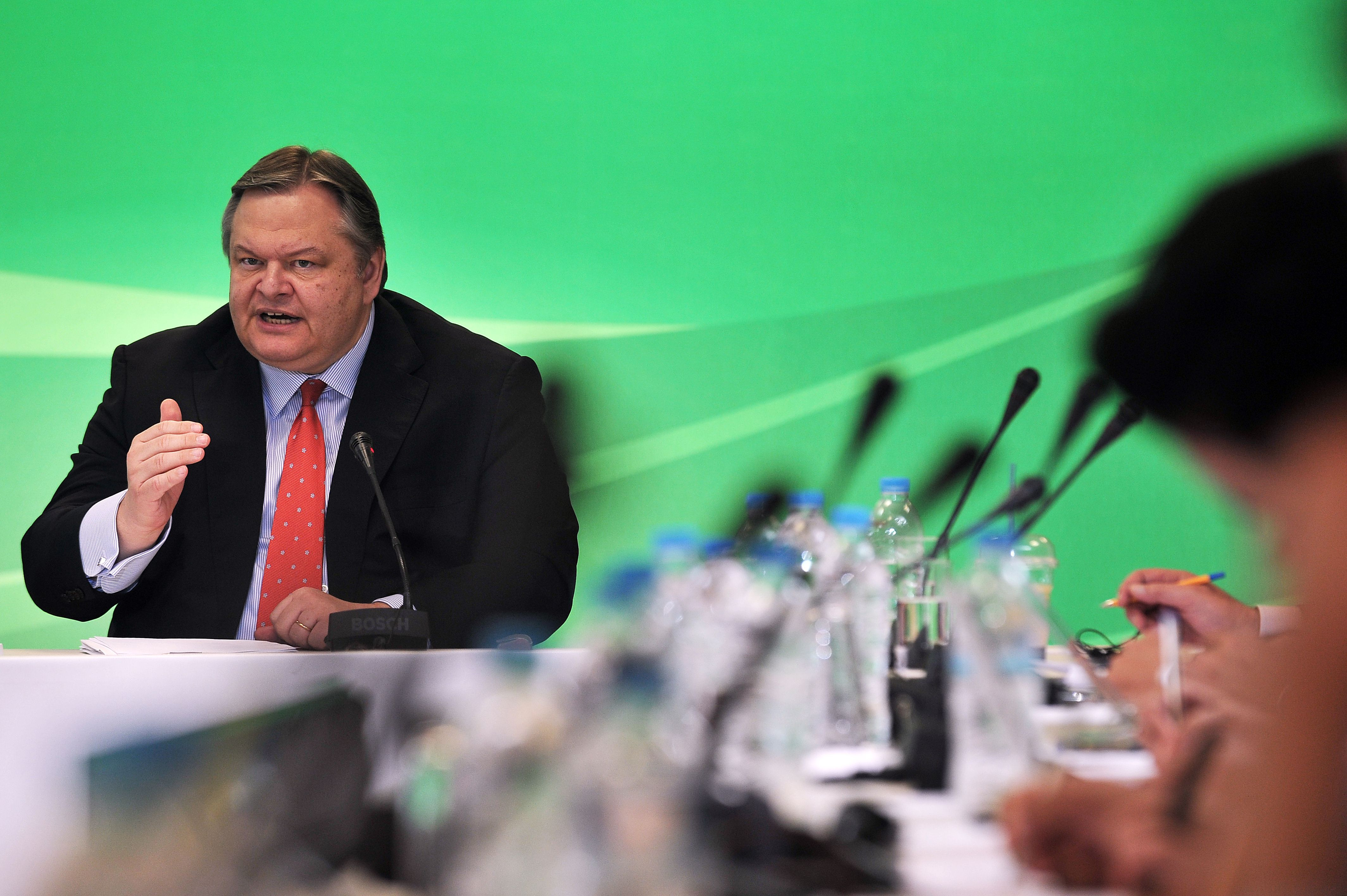 Se reiau discutiile in Grecia. Socialistii si stanga moderata intra in a doua zi de negocieri