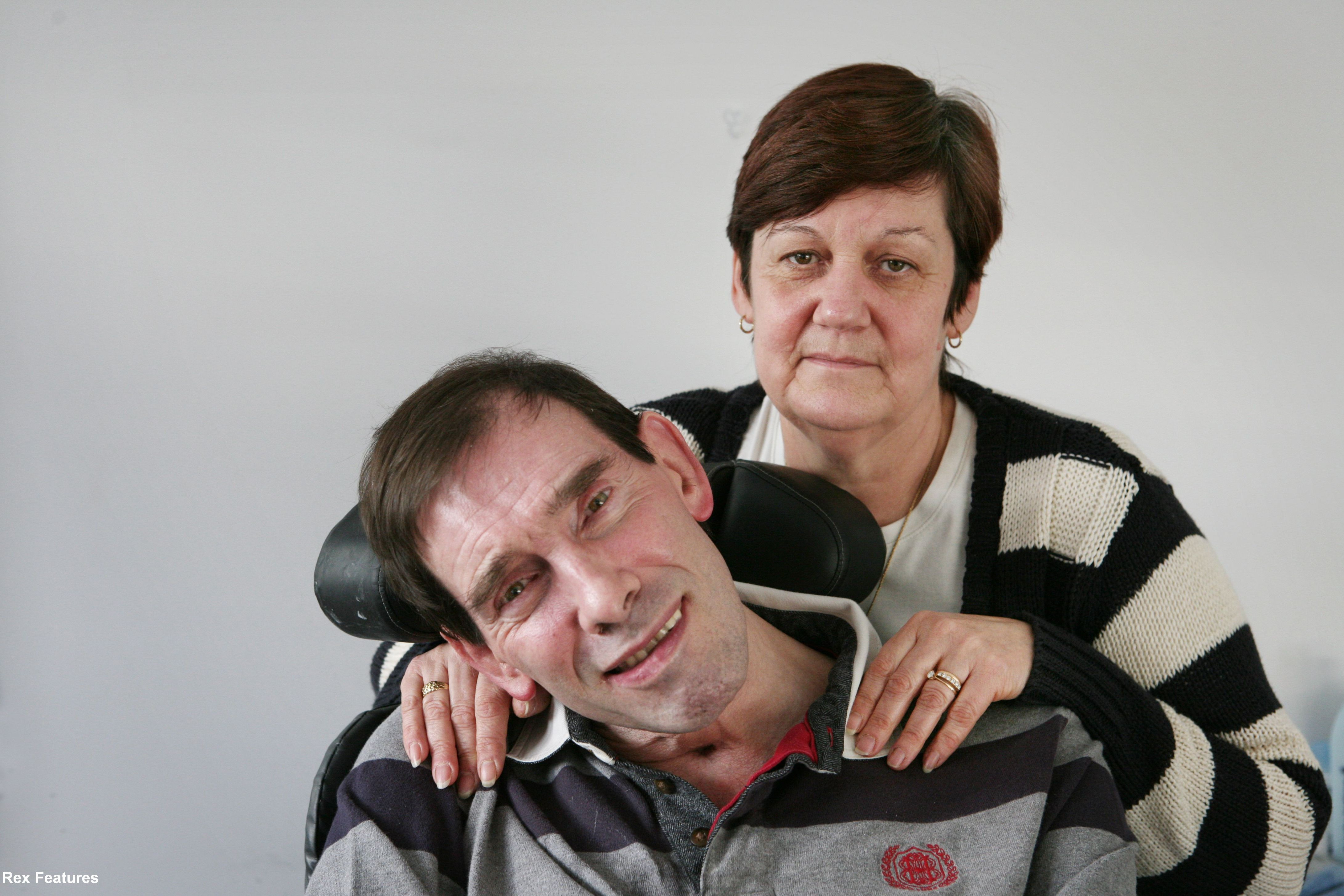 "Viata mea este mizerabila si umilitoare". Povestea omului care se lupta pentru dreptul de a muri