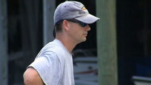 Un barbat care se afla in vacanta a fost declarat erou, dupa ce a salvat trei oameni in doua zile