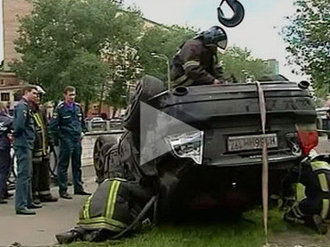 Un hot din Rusia i-a furat masina unui barbat, in timp ce acesta salva o femeie de la inec