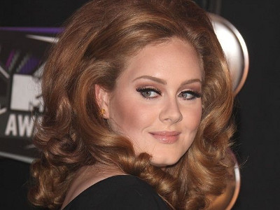 Cea mai iubita voce a momentului, in pericol. Ce mesaje a primit Adele imediat dupa ce a nascut