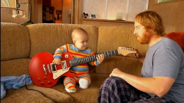 ASTEA sunt cele mai SHARE-uite 10 reclame in care apar TATI pe Youtube! VIDEO