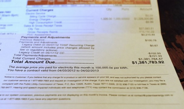 O femeie din Texas era sa lesine dupa ce a deschis plicul cu factura la electricitate