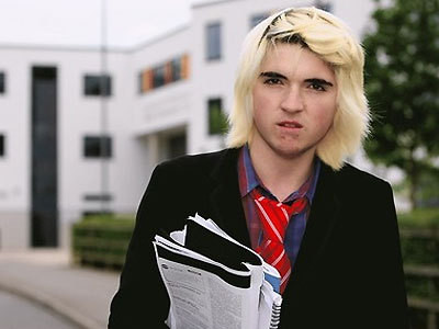 Un liceu din Marea Britanie a chemat politia pentru ca un elev nu voia sa se opreasca din invatat