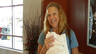 Surpriza din pantalonii de 4 dolari, cumparati la second hand. Descoperirea ei face valuri in SUA