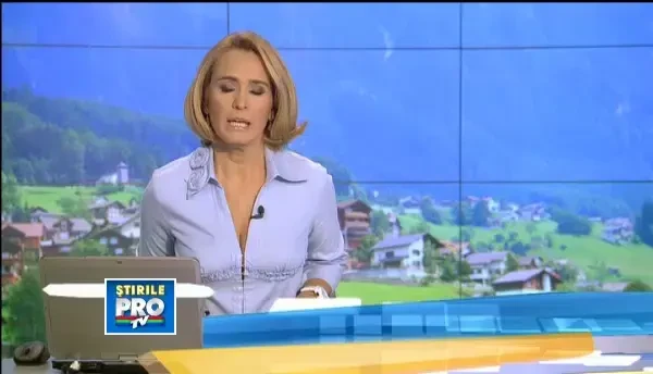 Distractie periculoasa la Busteni. Turistii dau mancare ursilor fara sa se gandeasca la riscuri