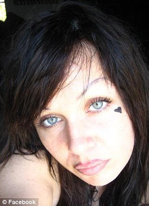 "A fost atractie genetica". Ce i-a facut o mama fiului ei cand l-a revazut dupa 15 ani. FOTO