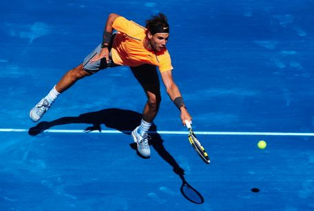 ATP ii interzice lui Tiriac sa mai foloseasca zgura albastra. Rafael Nadal s-a plans de calitatea ei