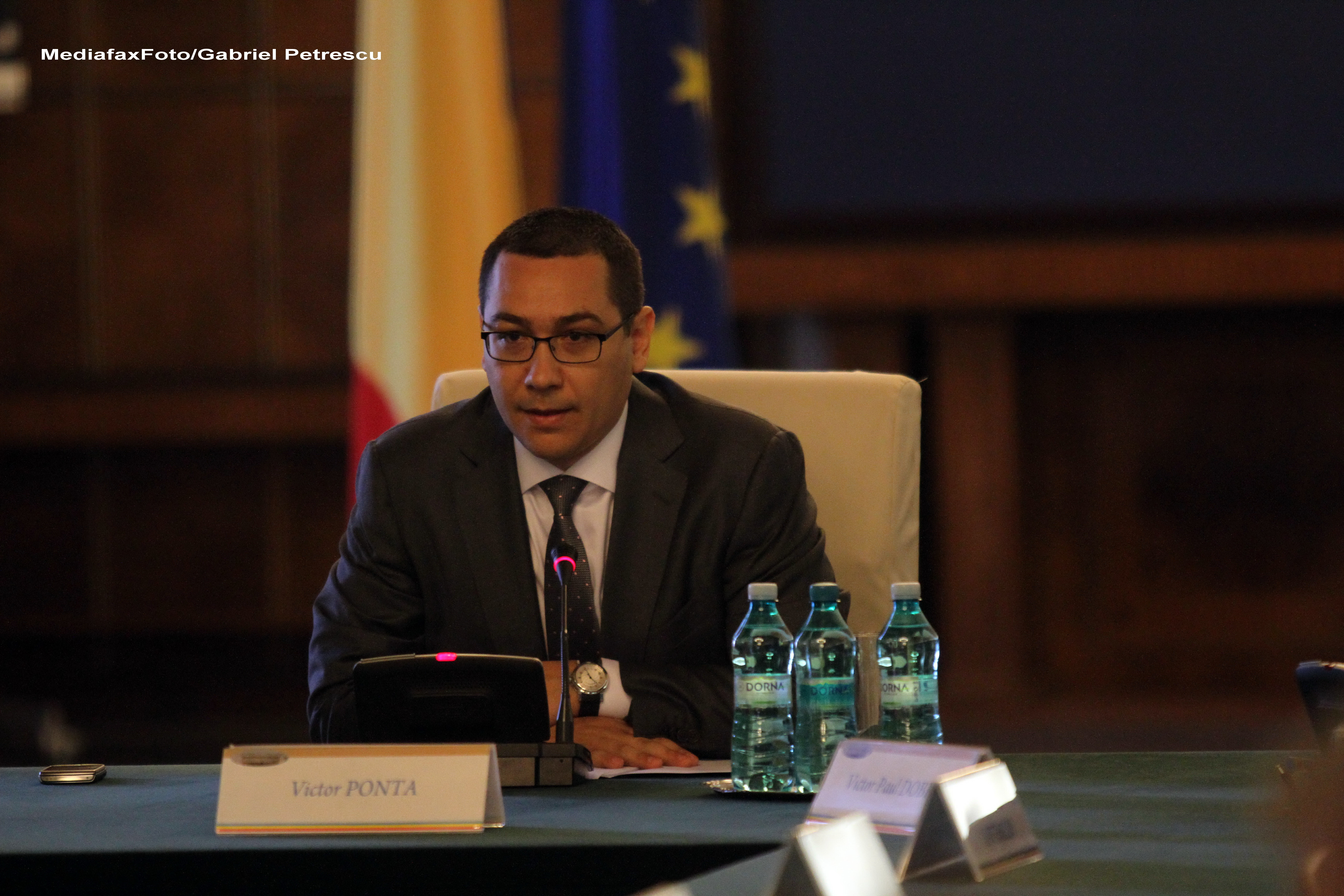 Ponta: E dreptul Monicai Macovei sa ceara demisia lui Rus; daca un ministru greseste, il sanctionez