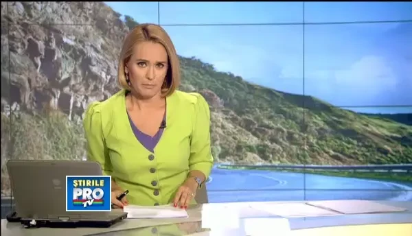 Pericol pe Valea Oltului. Un barbat, ranit dupa ce masina lui a fost lovita de pietre de pe versanti